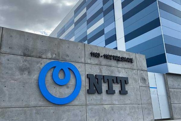 日本の通信大手NTTは、約30,000人の従業員がリモートで作業できるようにしています